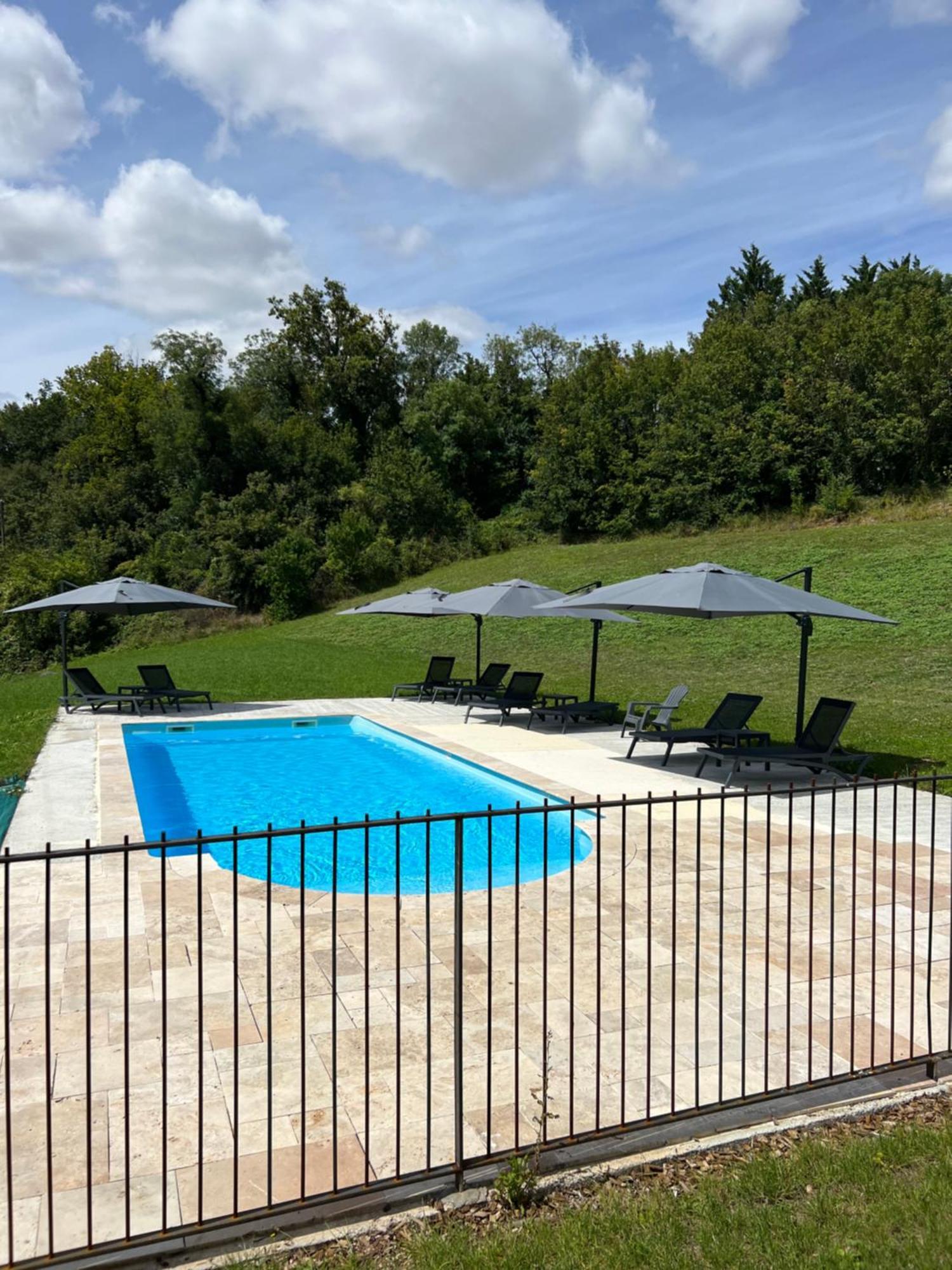 Chateau Des Loups - Les Pommiers Echire 外观 照片