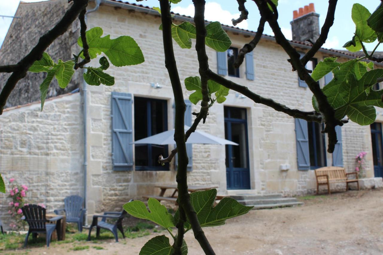 Chateau Des Loups - Les Pommiers Echire 外观 照片